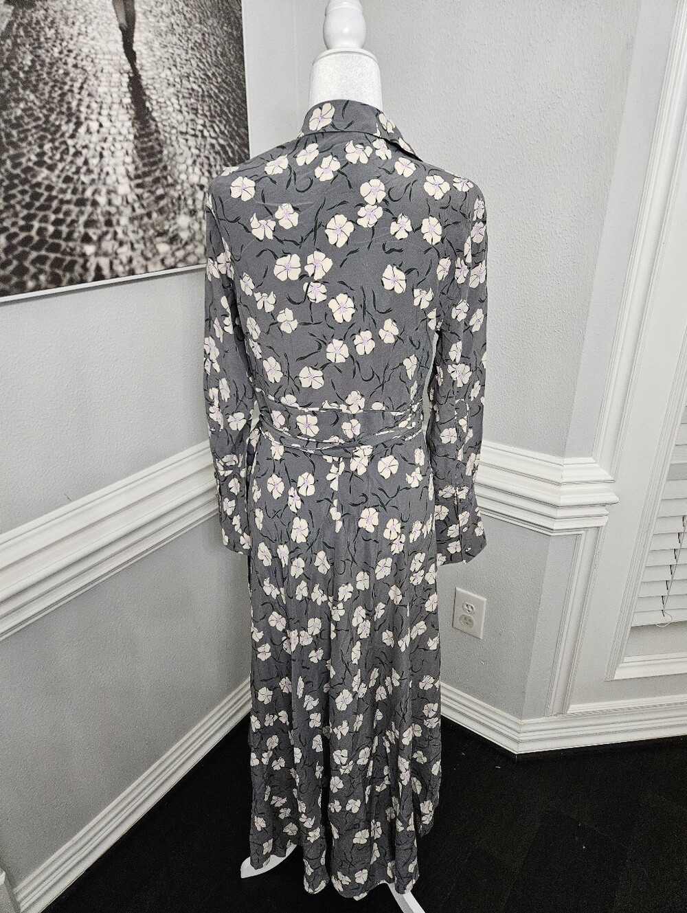 NWOT Equipment Femme 100% Silk Wrap Dress Floral Medium - Picture 5 of 8